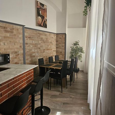 D3 Basilica Luxury Spacious Free Parking For 1 Car บูดาเปสต์ ภายนอก รูปภาพ